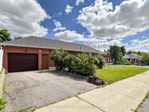 Photo 2 at 70 Beechborough Avenue, Greenbrook, Toronto