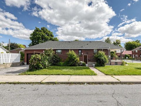 Photo 3 at 70 Beechborough Avenue, Greenbrook, Toronto