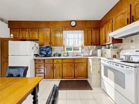 Photo 10 at 70 Beechborough Avenue, Greenbrook, Toronto