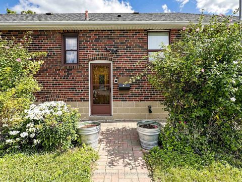Photo 32 at 70 Beechborough Avenue, Greenbrook, Toronto