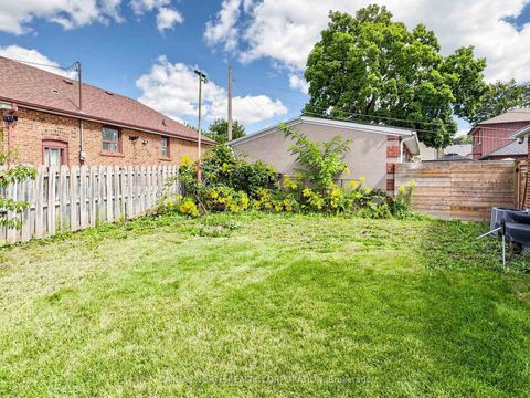 Photo 35 at 70 Beechborough Avenue, Greenbrook, Toronto
