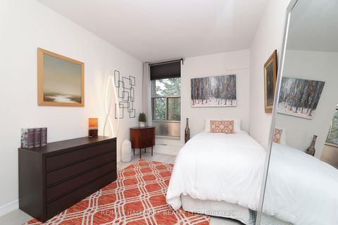 Photo 12 at 415 - 20 Fashion Roseway, Willowdale East, Toronto