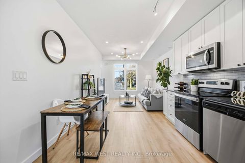 Photo 3 at 1 - 6 Bicknell Avenue, Eglinton West, Toronto