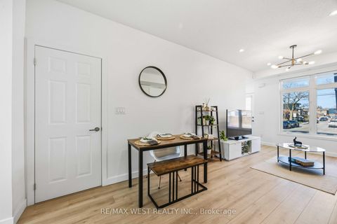 Photo 12 at 1 - 6 Bicknell Avenue, Eglinton West, Toronto