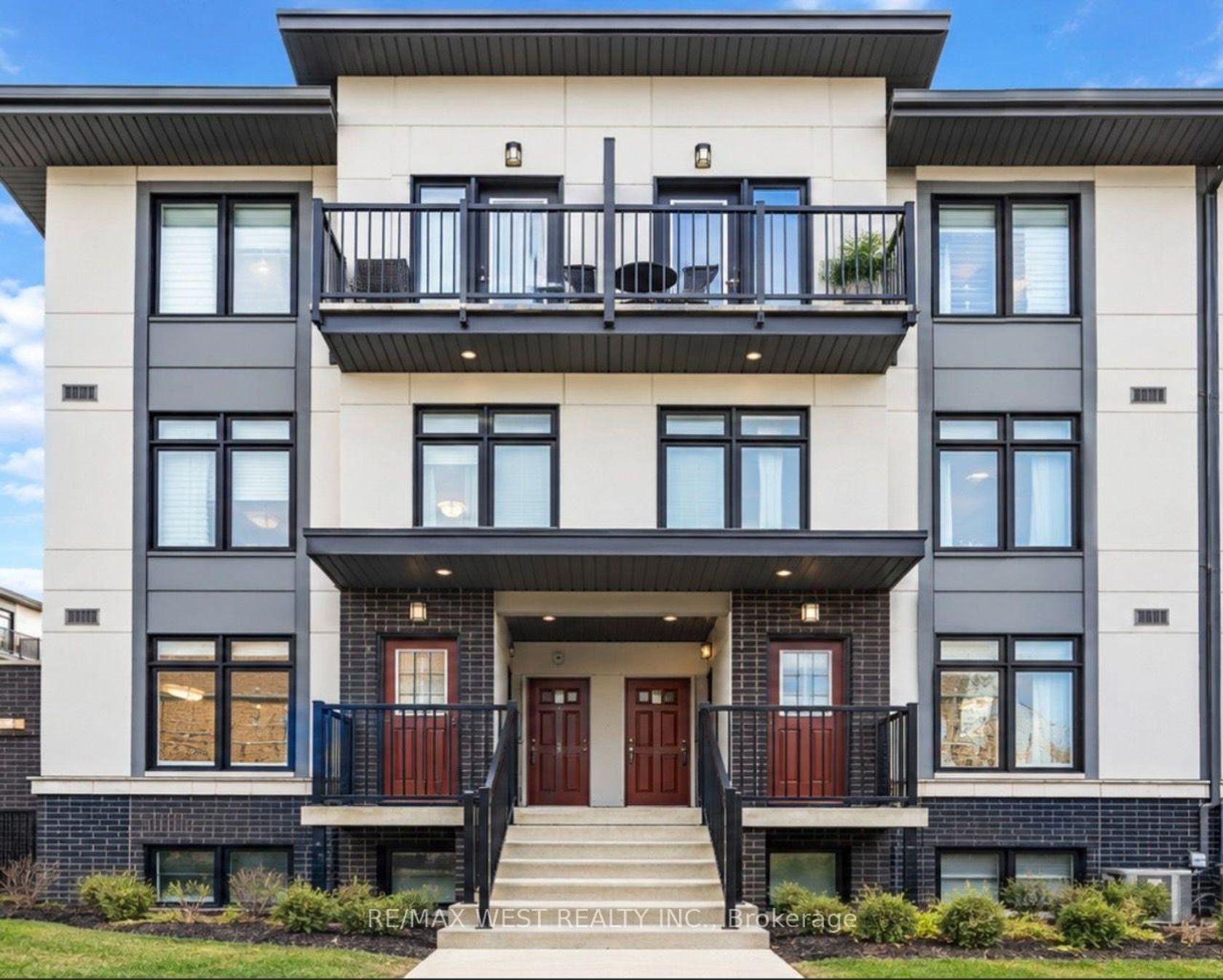 1 - 6 Bicknell Avenue, Eglinton West, Toronto photo number 2