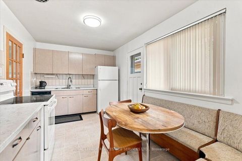Photo 9 at 142 Cass Avenue, Sullivan, Toronto