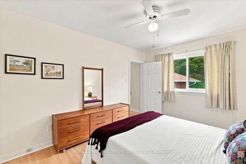 Photo 13 at 142 Cass Avenue, Sullivan, Toronto
