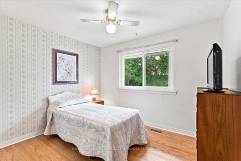 Photo 14 at 142 Cass Avenue, Sullivan, Toronto
