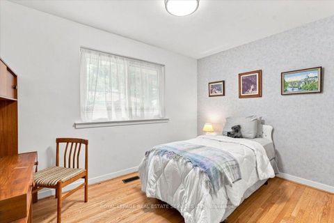 Photo 16 at 142 Cass Avenue, Sullivan, Toronto