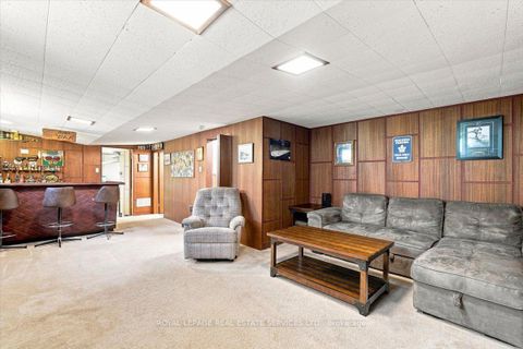 Photo 18 at 142 Cass Avenue, Sullivan, Toronto