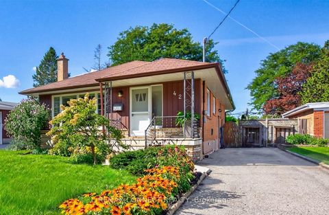 Photo 1 at 42 Bainhart Crescent, Woburn, Toronto