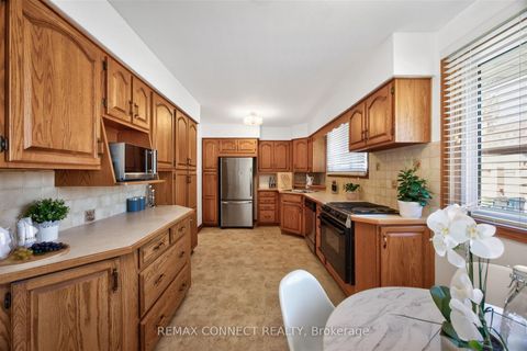 Photo 9 at 42 Bainhart Crescent, Woburn, Toronto