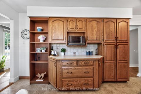 Photo 11 at 42 Bainhart Crescent, Woburn, Toronto