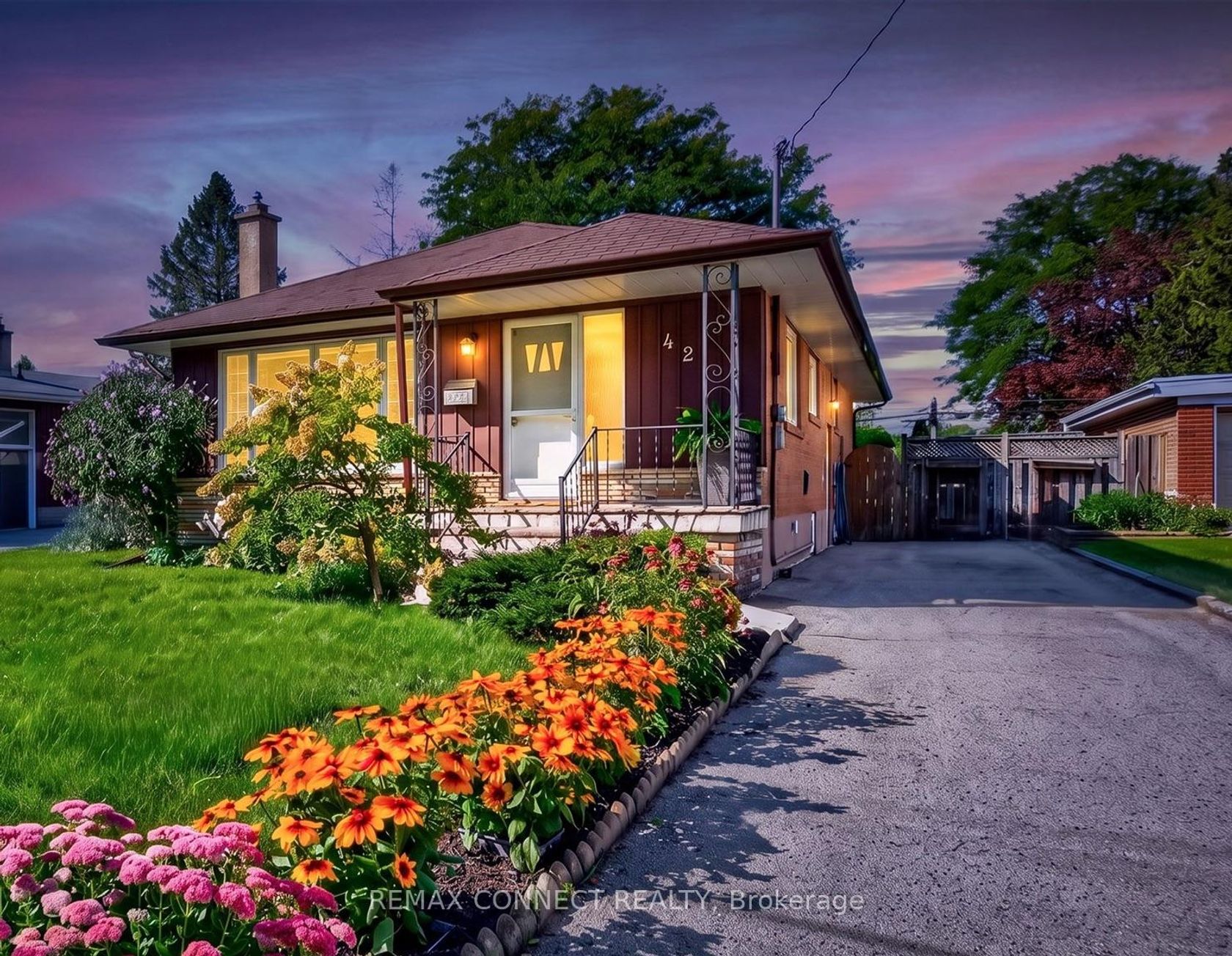 42 Bainhart Crescent, Woburn, Toronto photo number 2