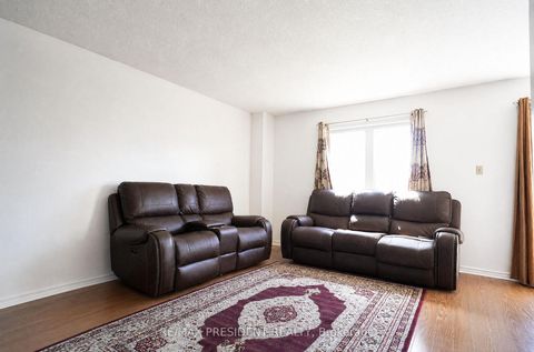 Photo 4 at 29 Norbrook Crescent, Clairville, Toronto