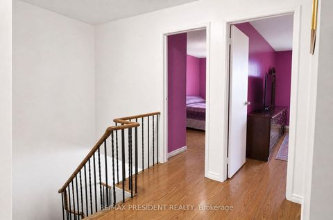 Photo 11 at 29 Norbrook Crescent, Clairville, Toronto