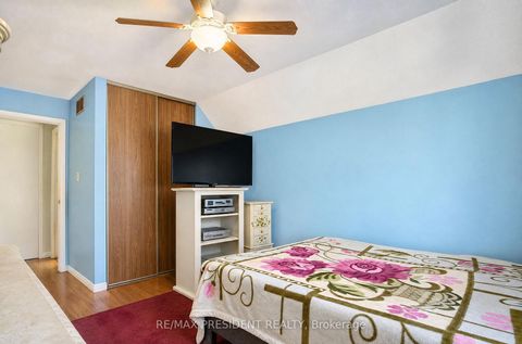 Photo 14 at 29 Norbrook Crescent, Clairville, Toronto