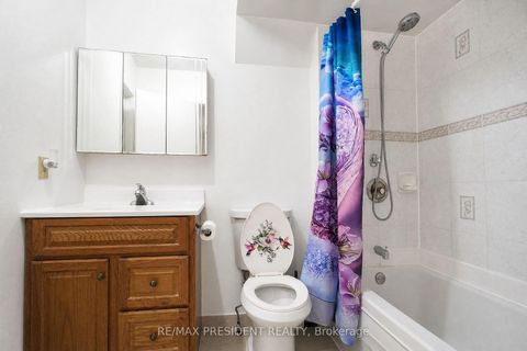 Photo 19 at 29 Norbrook Crescent, Clairville, Toronto