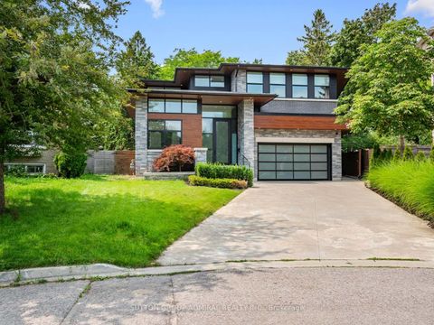 Photo 1 at 95 Penstock Court, Mill Pond, Richmond Hill