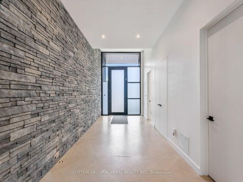 Photo 2 at 95 Penstock Court, Mill Pond, Richmond Hill