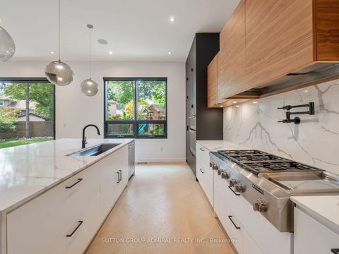 Photo 14 at 95 Penstock Court, Mill Pond, Richmond Hill