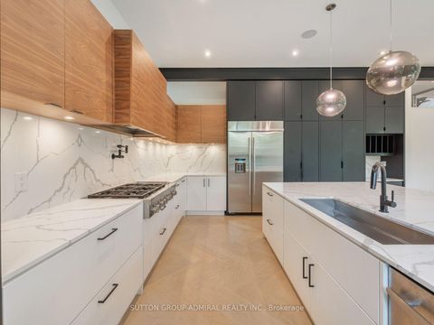 Photo 15 at 95 Penstock Court, Mill Pond, Richmond Hill