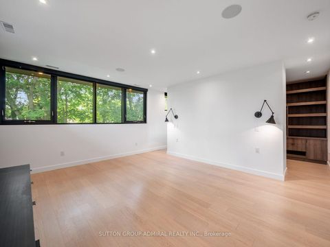 Photo 22 at 95 Penstock Court, Mill Pond, Richmond Hill