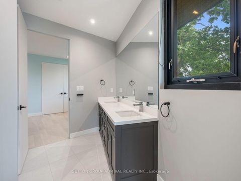 Photo 32 at 95 Penstock Court, Mill Pond, Richmond Hill