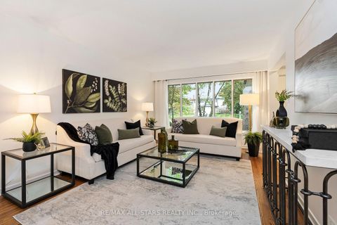 Photo 2 at 11 Gillbank Crescent, Morningside, Toronto