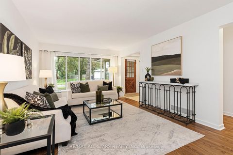 Photo 4 at 11 Gillbank Crescent, Morningside, Toronto