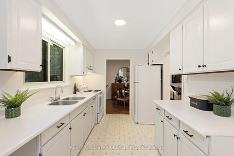 Photo 11 at 11 Gillbank Crescent, Morningside, Toronto
