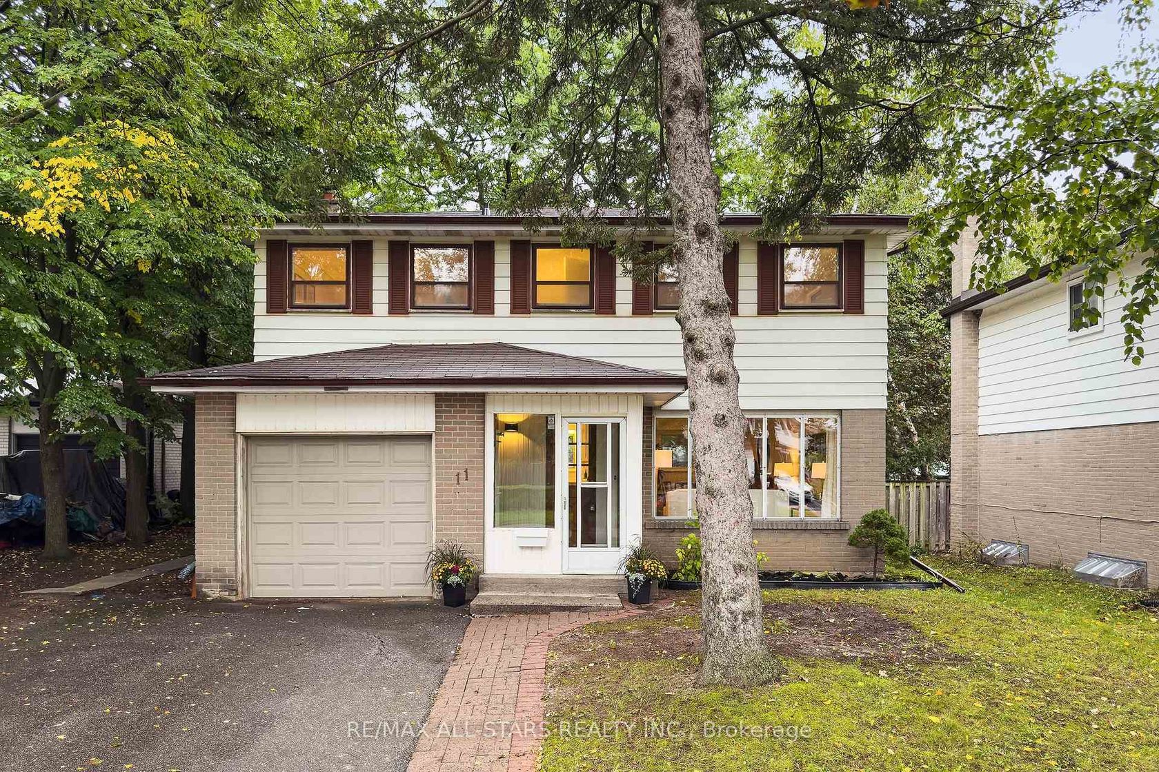 11 Gillbank Crescent, Morningside, Toronto 