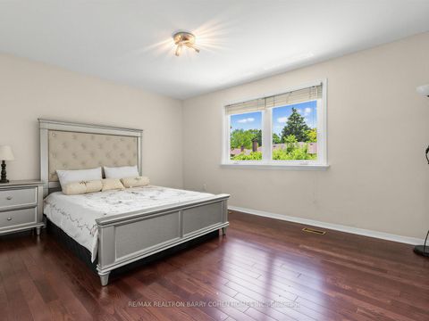 Photo 14 at 8 Boldmere Crescent, Bayview Village, Toronto