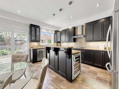 Photo 10 at 50 Ascalon Drive, Patterson, Vaughan