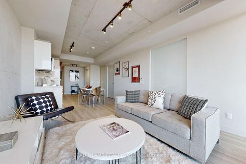 Photo 4 at 1601 - 458 Richmond Street W, Waterfront Communities C1, Toronto