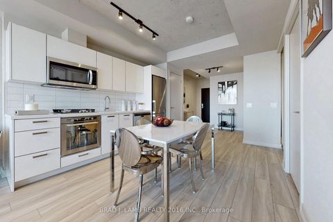 Photo 9 at 1601 - 458 Richmond Street W, Waterfront Communities C1, Toronto