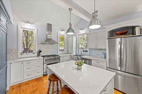 Photo 5 at 62 Wentworth Avenue, Westgate, Toronto