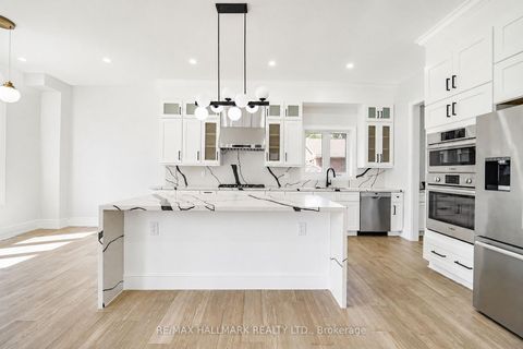 Photo 10 at 27 Sundridge Drive, Birchmount, Toronto