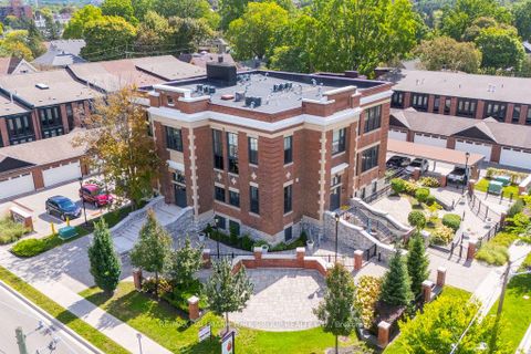 Photo 1 at 203 - 400 Park Avenue, Central Newmarket, Newmarket