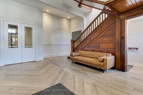 Photo 5 at 203 - 400 Park Avenue, Central Newmarket, Newmarket