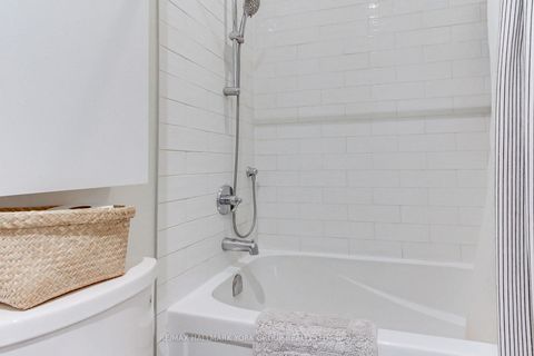 Photo 25 at 203 - 400 Park Avenue, Central Newmarket, Newmarket