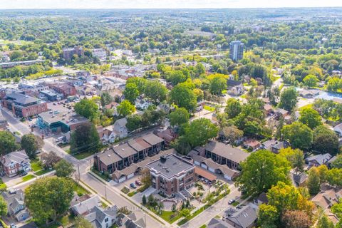 Photo 34 at 203 - 400 Park Avenue, Central Newmarket, Newmarket