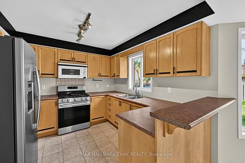 Photo 13 at 50 Loon Avenue, Painswick South, Barrie