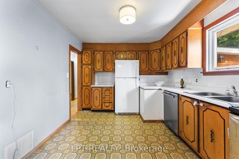Photo 12 at 61 Edith Street, Sutton & Jackson's Point, Georgina