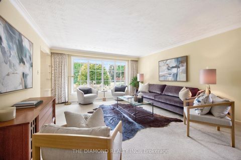 Photo 5 at 11 Swordbill Drive, Humber Valley, Toronto