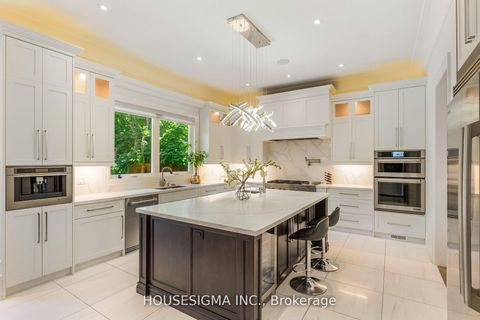 Photo 18 at 102 Oxford Street, Mill Pond, Richmond Hill