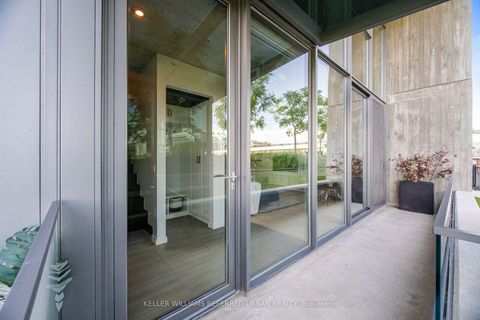 Photo 1 at Th105 - 170 Bayview Avenue, Moss Park, Toronto