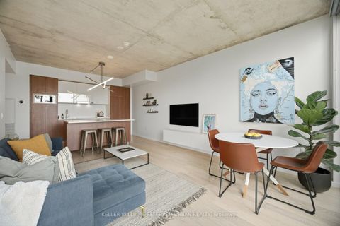 Photo 4 at Th105 - 170 Bayview Avenue, Moss Park, Toronto