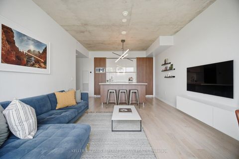 Photo 7 at Th105 - 170 Bayview Avenue, Moss Park, Toronto