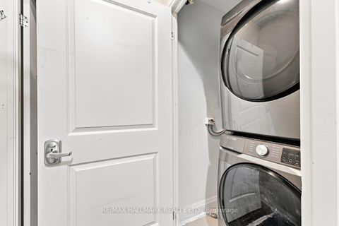 Photo 4 at 905 - 25 Fontenay Court, Humber Valley, Toronto